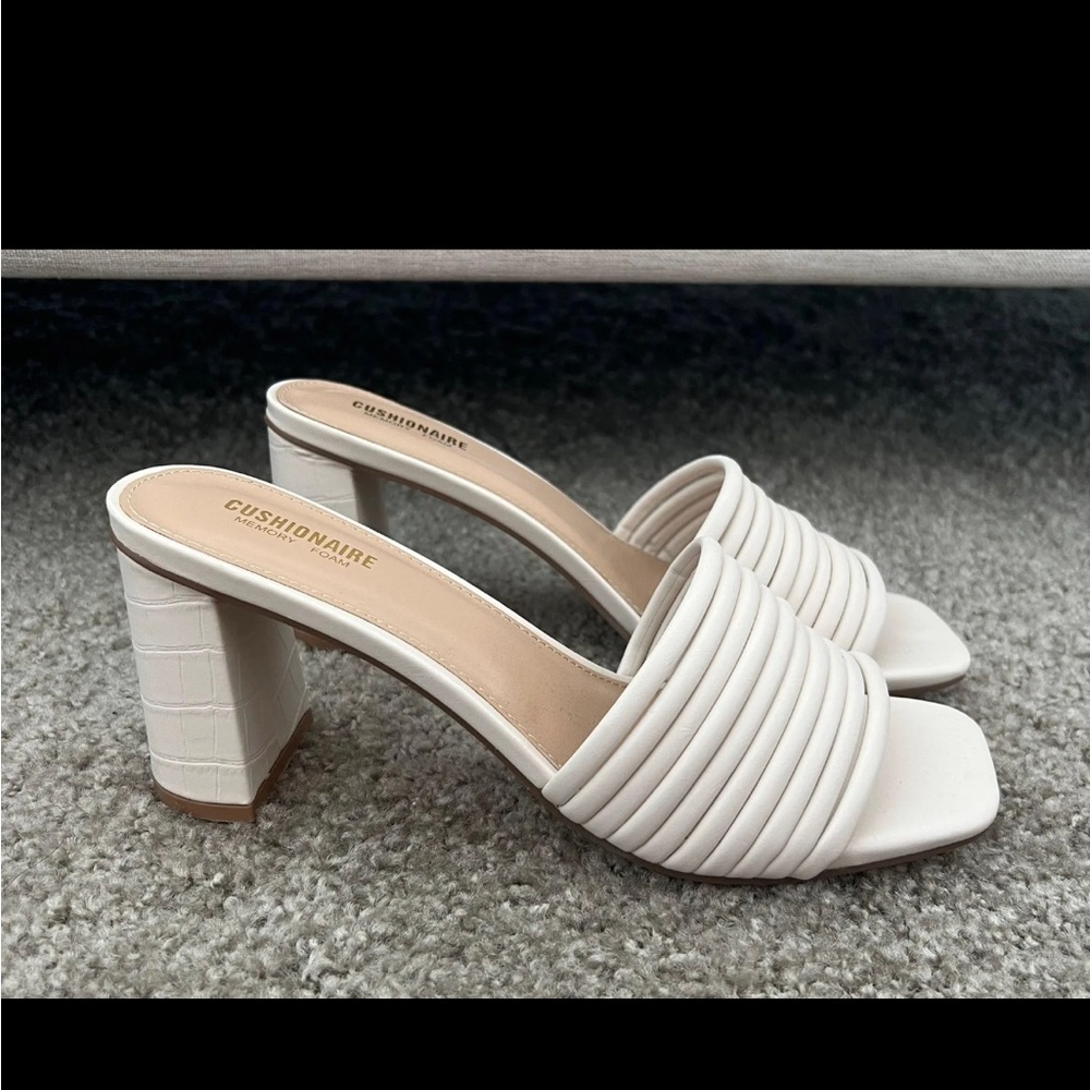 Cushionaire alligator skin heels